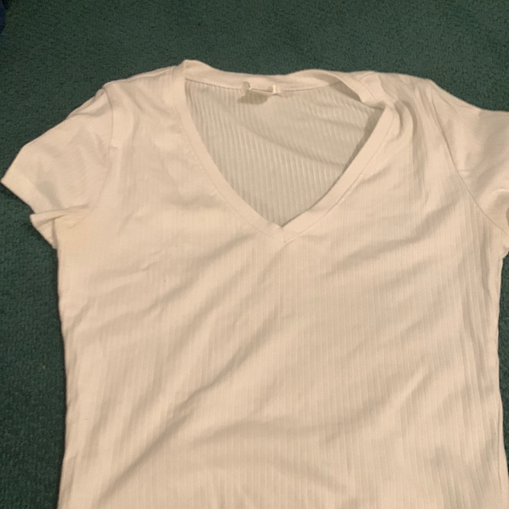 White basic V neck shirt